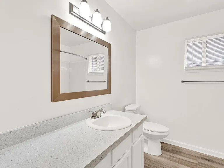 Riverside Townhomes — Photo 14