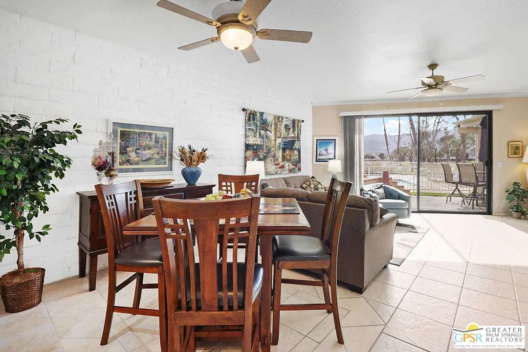 2 bed, 2.0 bath, 1406 sqft, $4,200 — Photo 3