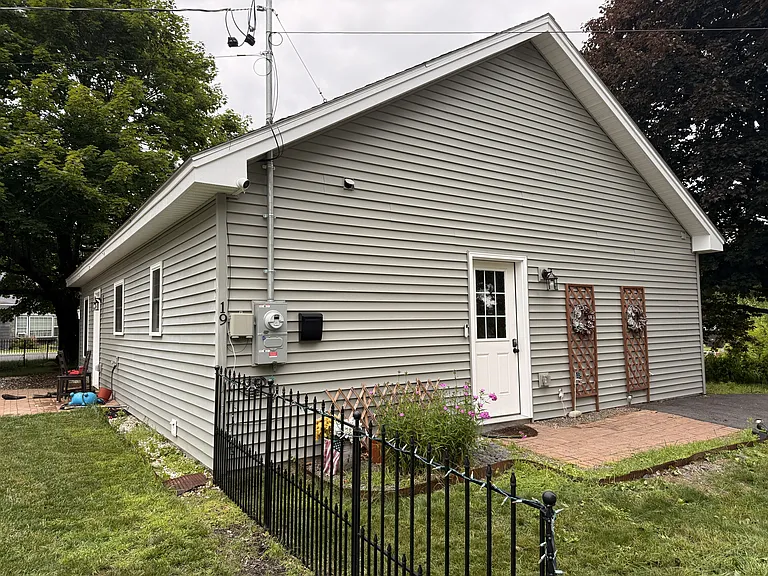 19 Clearwater Ave — Photo 1
