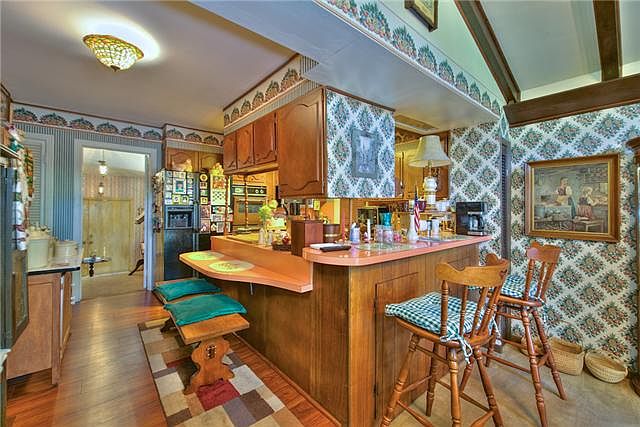 2nd image of 5943 S New Hope Rd