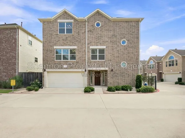 11518 Main Cypress Dr, Houston, TX 77025