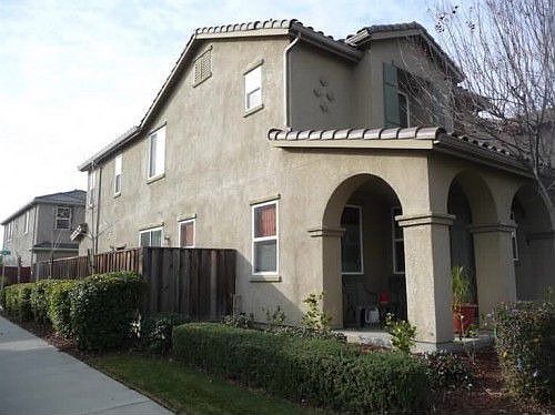 3rd image of 880 Greg Thatch Cir