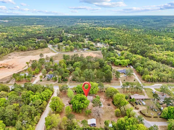 6061 Coy Burgess Loop, Defuniak Springs, FL 32435