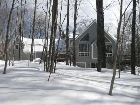 8 Fawn Lane, Dover, VT 05356
