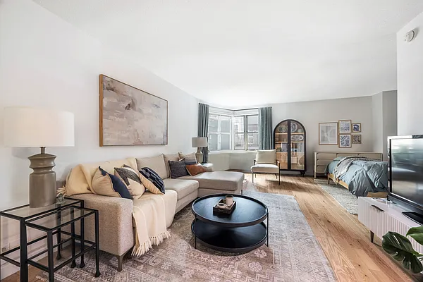 300 East 40th Street #14L