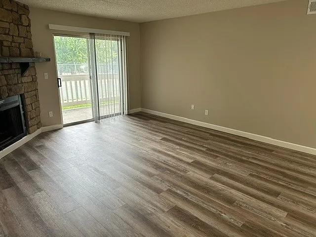 Willow Ridge Apartments — Photo 10