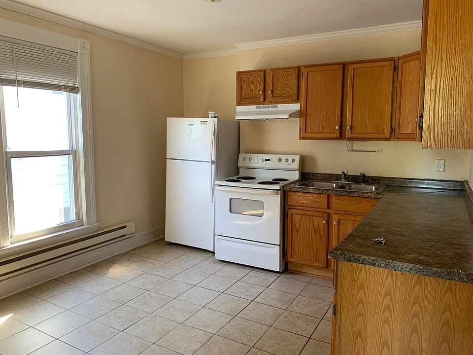 1st image of 3208 Pleasant Ave #2