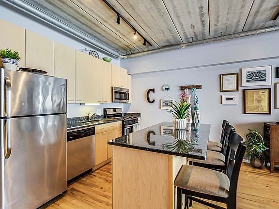 5th image of 1430 S Michigan Ave APT 406