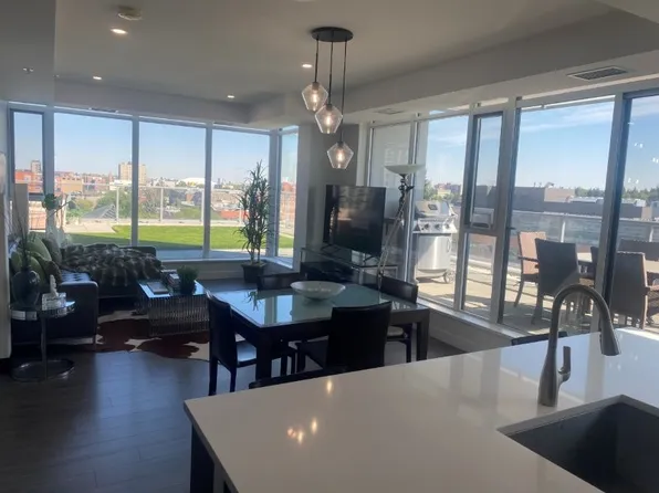 930 16th Ave SW #705, Calgary, AB T2R 1C2