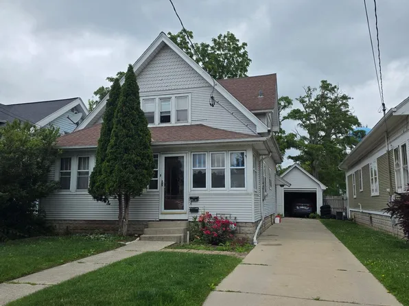 1032 Cedar STREET, West Bend, WI 53095