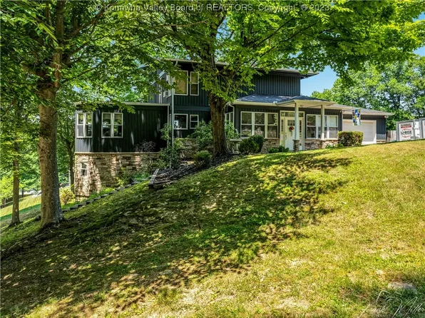 291 Tyree Cir, Elkview, WV 25071