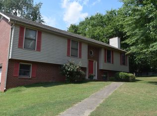 1332 N Shadowlawn Ct, Clarksville, TN 37040