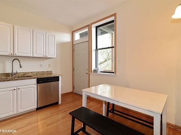 5th image of 1420 W Leland Ave #3