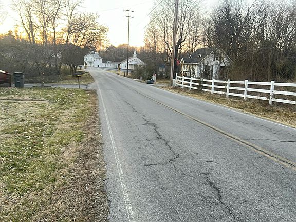 5th image of 565 Brattontown Cir