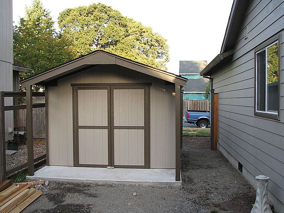 14x10 shed w/ PWR lighting 