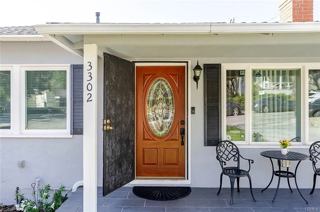 3302 Paraiso Way — Photo 2