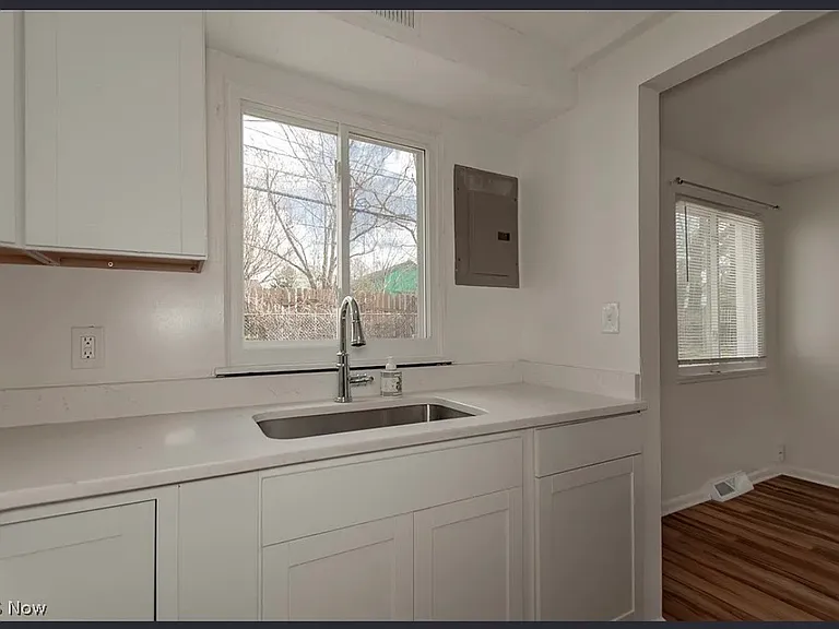 1543 Severn Ln #6 — Photo 5