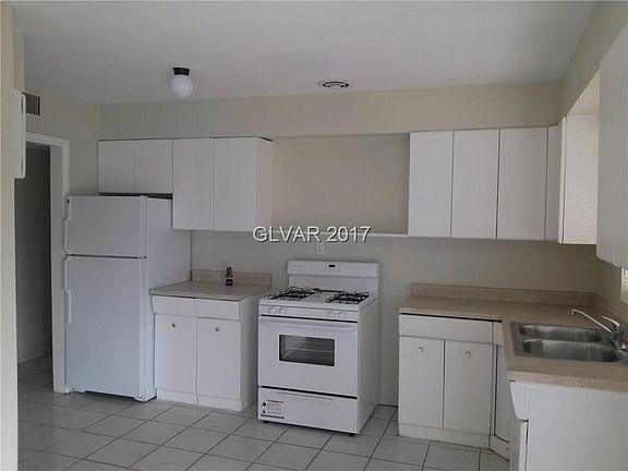 2nd image of 1912 Bracken Ave