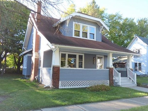 3rd image of 607 Eisenhower Ave