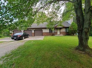 18895 E County Road 700n, Charleston, IL 61920