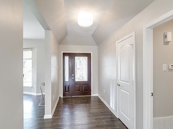 4th image of 4939 Glenmeadow Dr