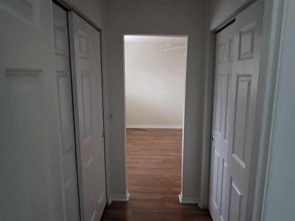 5th image of 522 E Circle Hill Dr