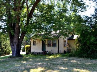 18 SW Eastern Ave, Grants Pass, OR 97526