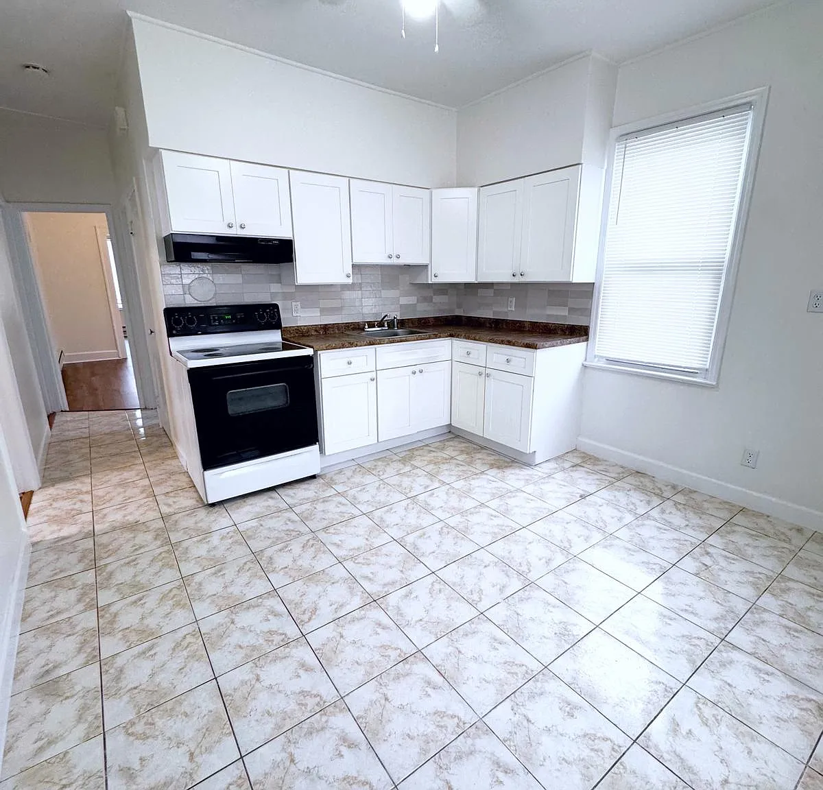 129 Willet St — Photo 3