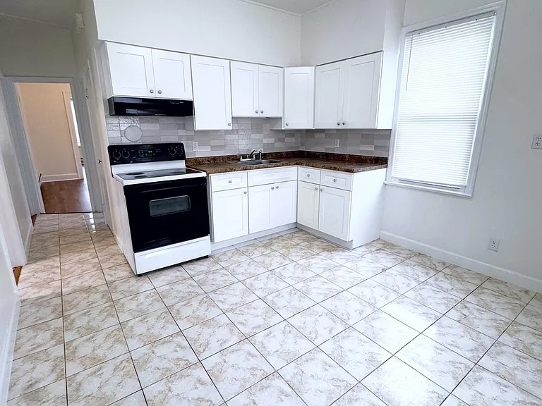 129 Willet St #2 — Photo 3