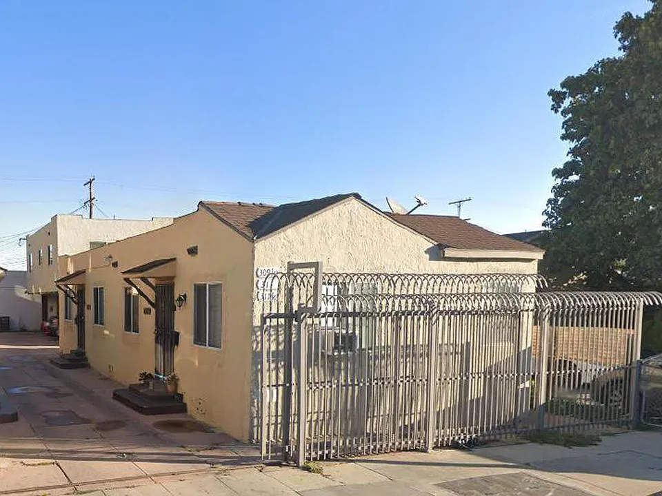 311 E 76th Pl