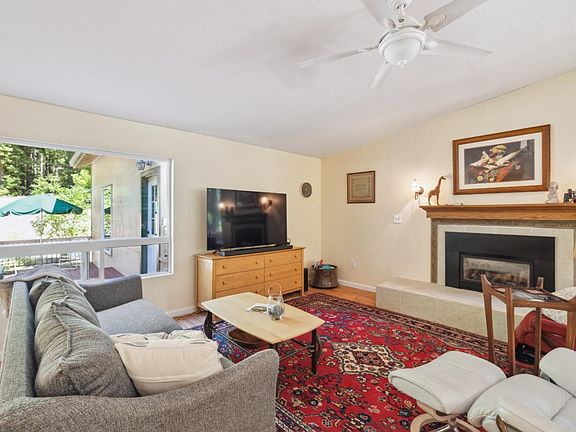 3rd image of 361 Daken Brook Dr