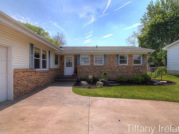 2nd image of 5572 Edgelawn Dr SE