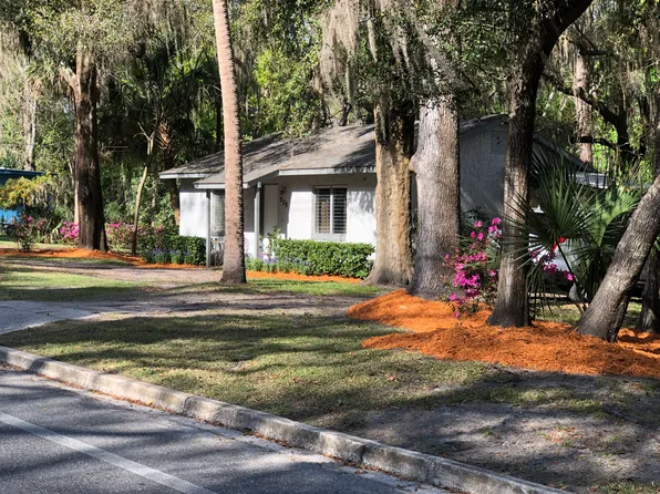 908 River St, Palatka, FL 32177