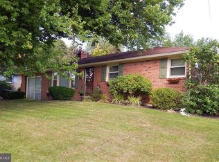 120 Whiteoak Dr, York, PA 17406