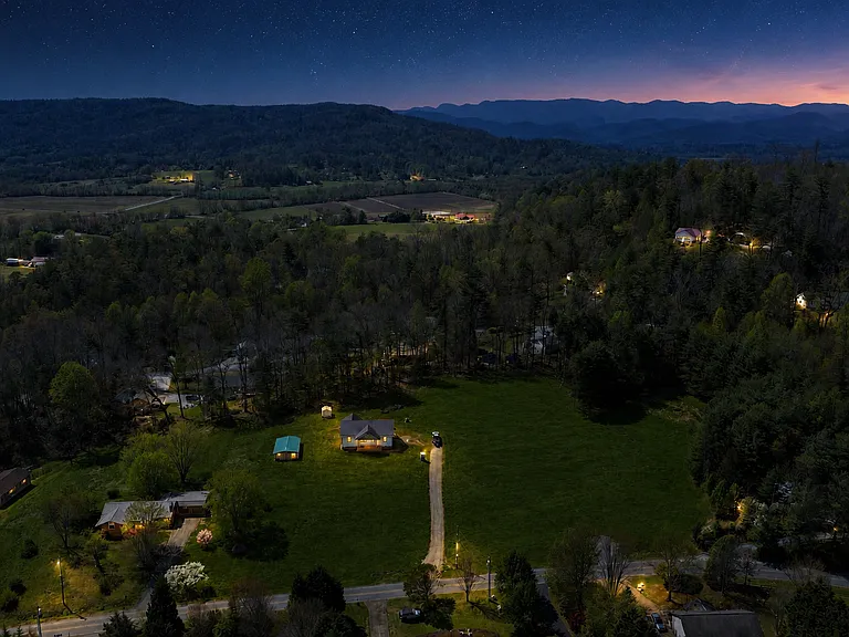 Milkyway night views + CLOSE to Downtown Brevard & Hendersonville