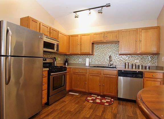 4th image of 107 E Victoria Cir #107