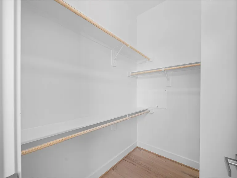 303 Queen Sude Ln — Photo 24