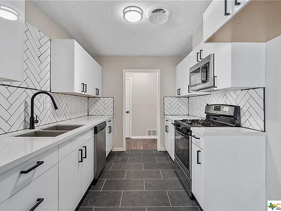 3rd image of 605 N 17th St