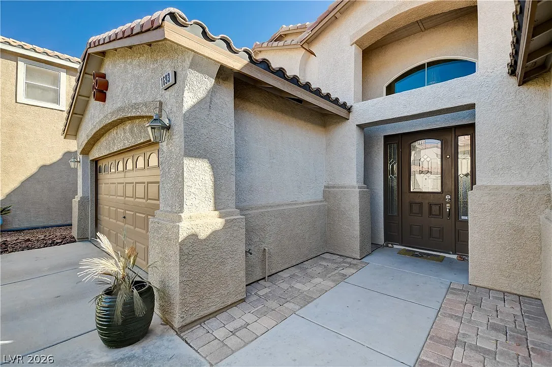 5 bed, 4.0 bath, 2855 sqft, $4,500 — Photo 4