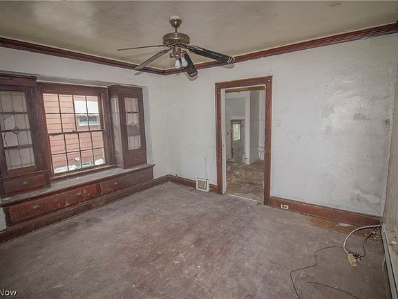 4th image of 12718 Ferris Ave