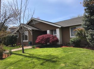 165 Suncrest Rd, Talent, OR 97540