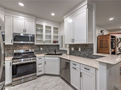 75 N Valle Verde Dr APT 211, Henderson, NV, 89074