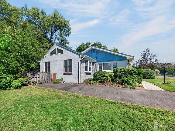 3rd image of 5 Lydecker Pl