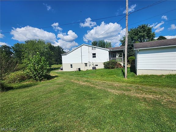 3rd image of 467 Island View Dr