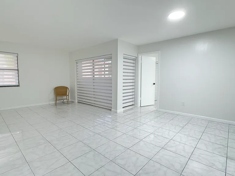 20015 NE 3rd Ct #1 — Photo 6