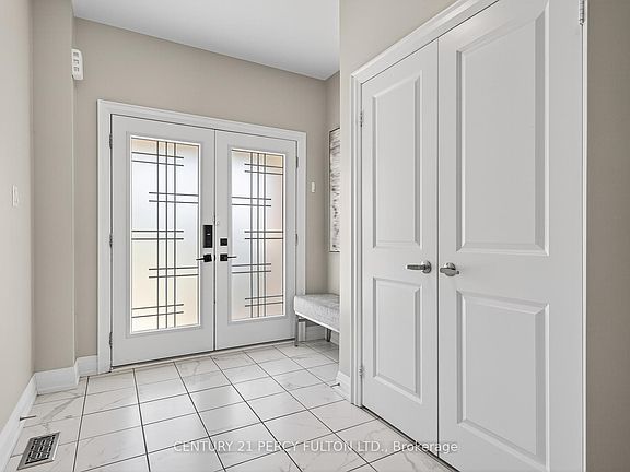 3rd image of 3 Muirfield Dr