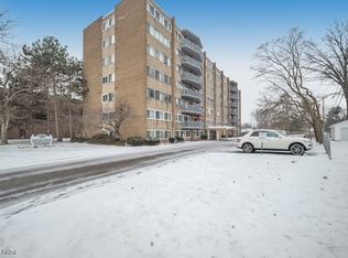 6640 Pearl Rd APT 402, Parma Heights, OH 44130