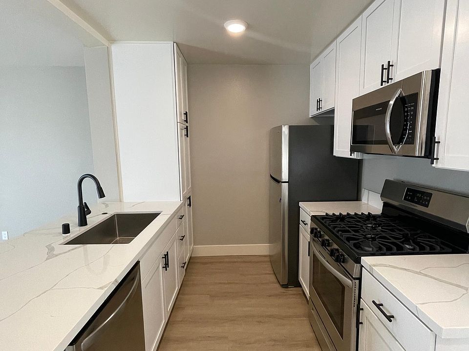 1st image of 4138 41st St APT 6