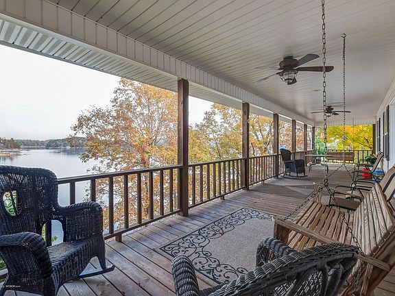 Image 3: Large Porch