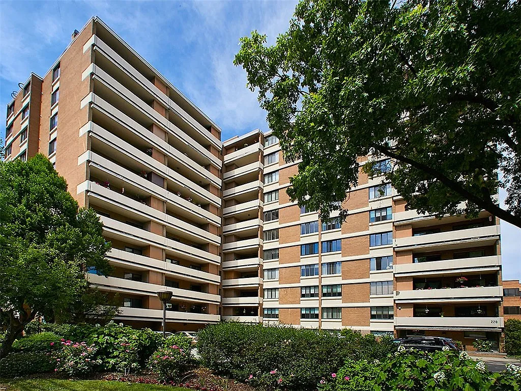 220 N Dithridge St APT 1101 photo 1